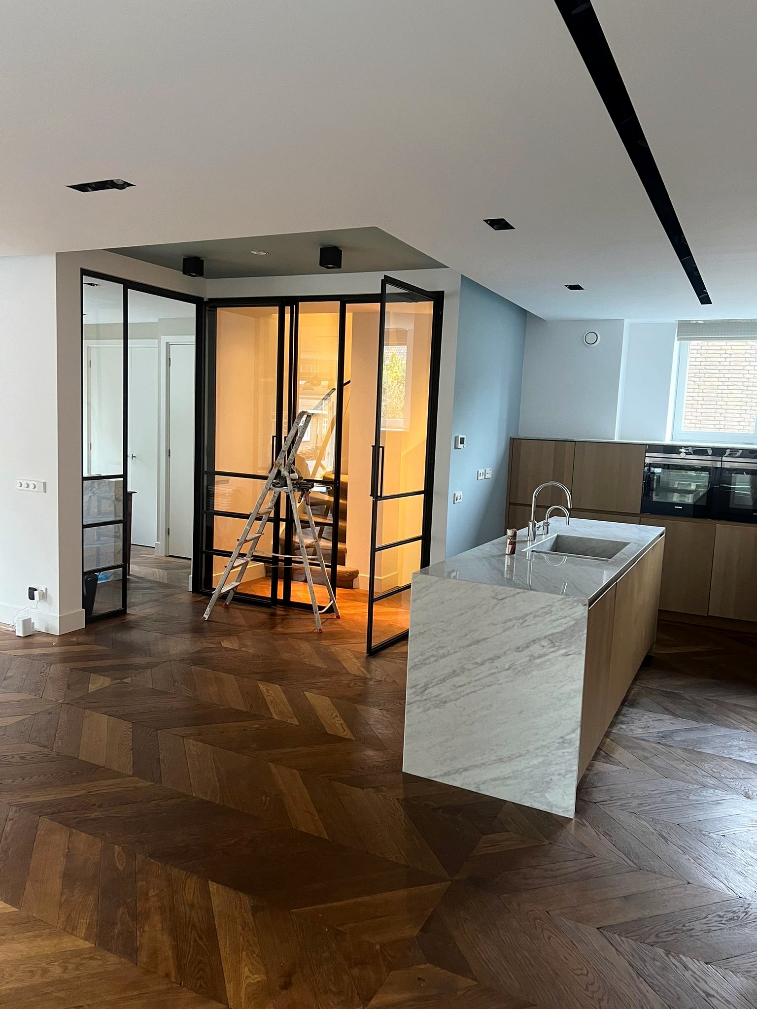Interieur schilderwerk en renovatie door Onderhoudsbedrijf Urban BV